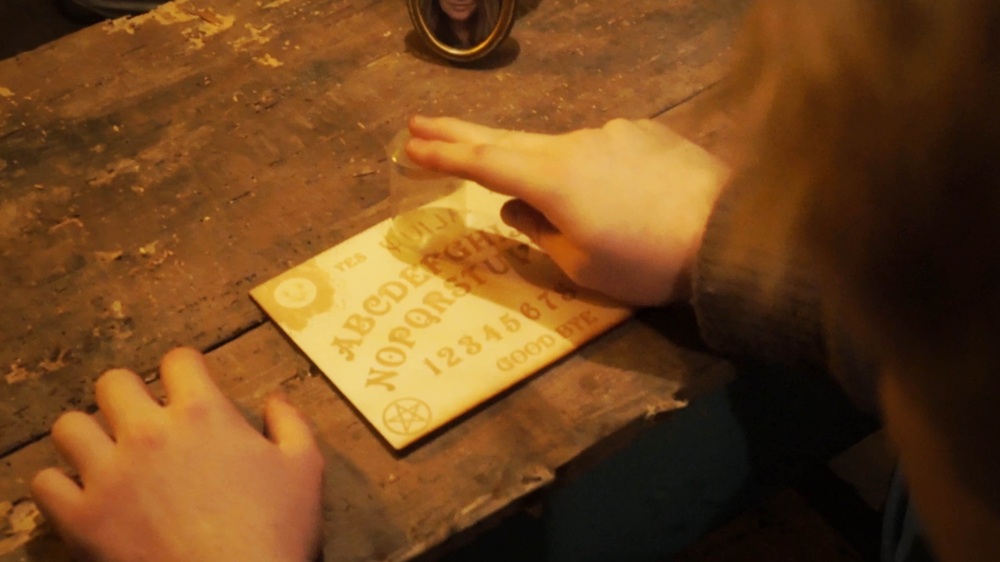 OUIJA (horror krótkometrażowy)